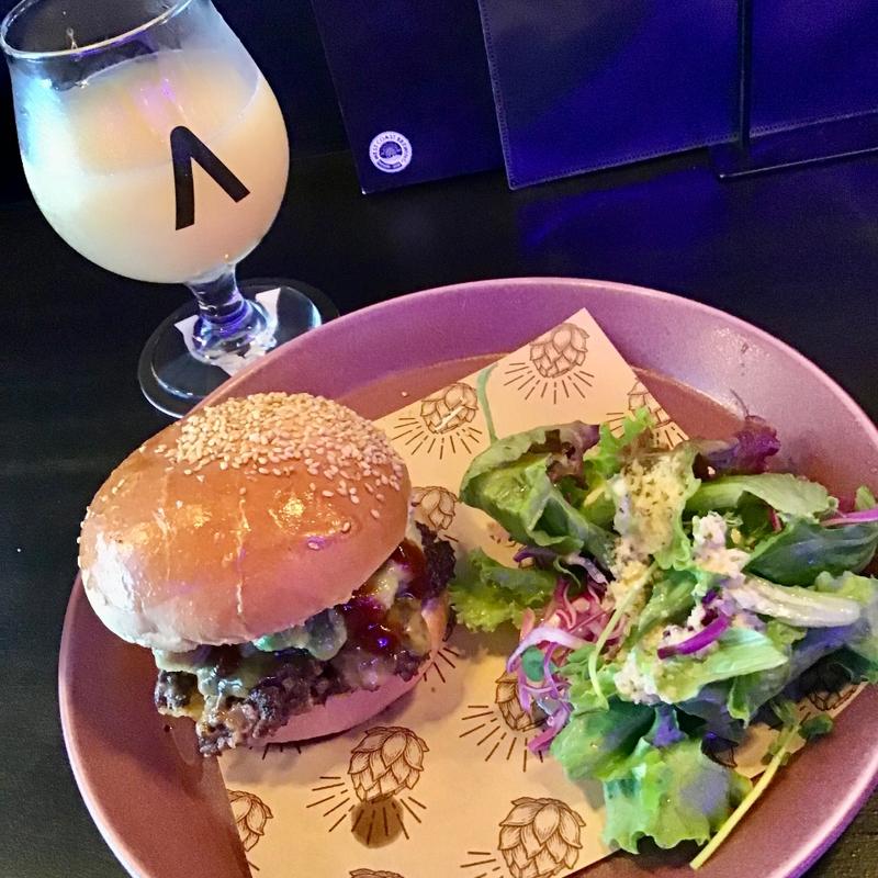 アボカドチーズバーガー(WCB DARK LAB (West Coast Brewing))