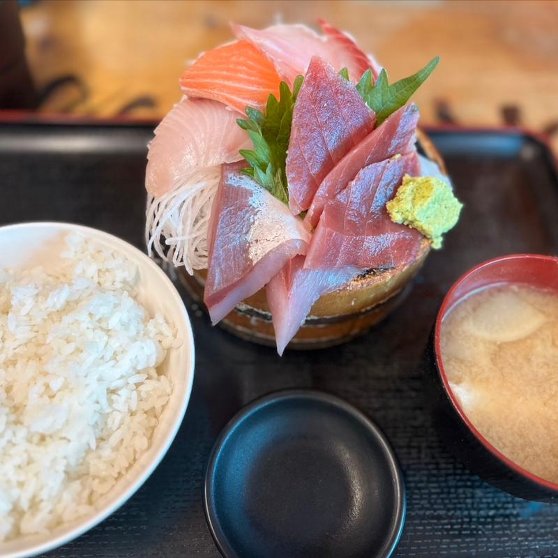 (タカマル鮮魚店 本館)