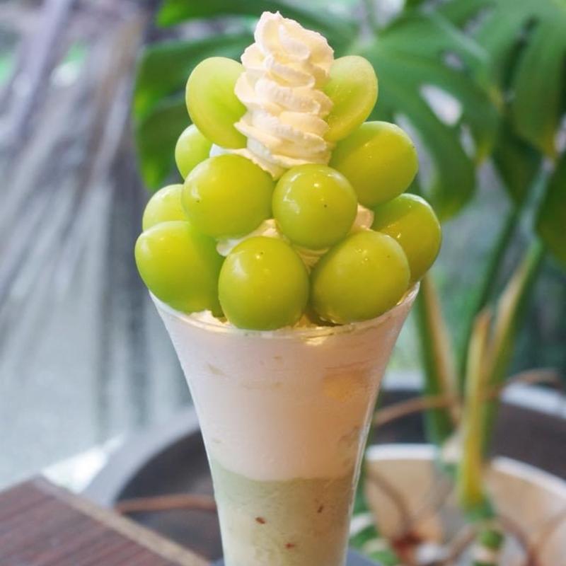 晴王シャインマスカットパフェ(プリンス オブ ザ フルーツ)