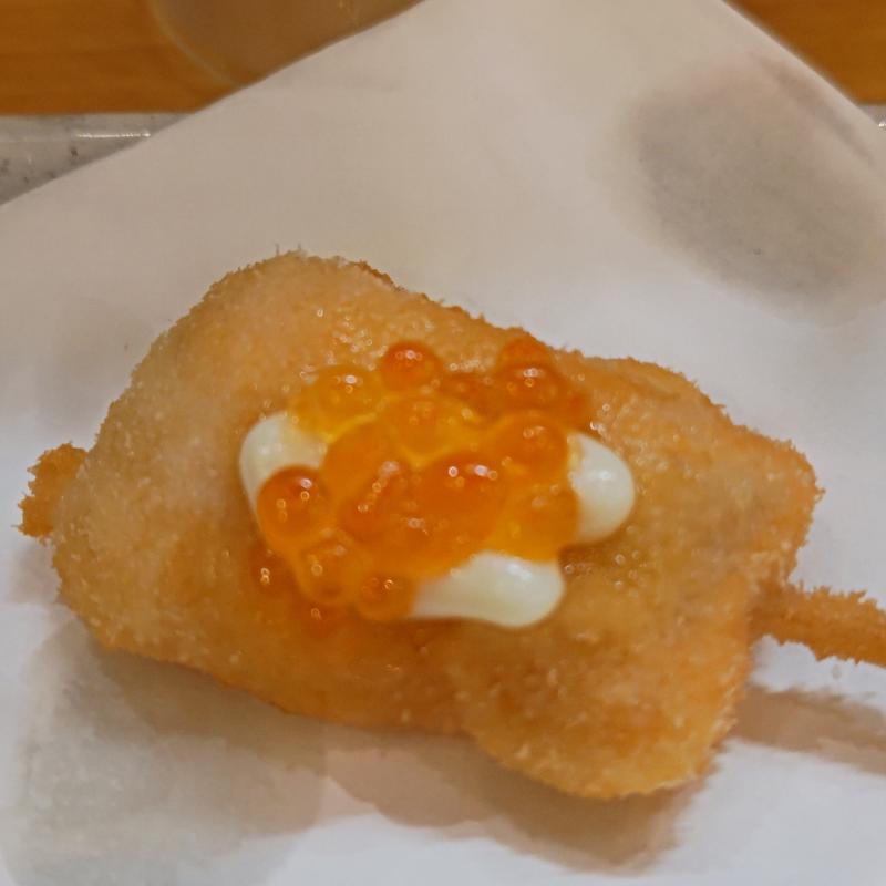 サーモンといくら(串揚げとワイン はち2nd)