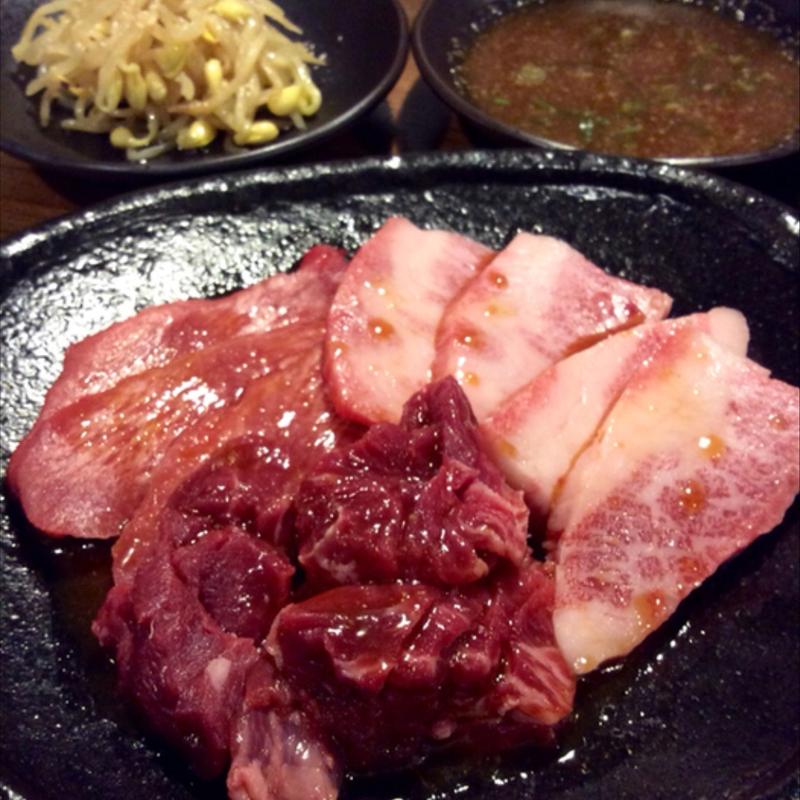 お一人様定食(赤肉3種)(安兵衛 福島店)
