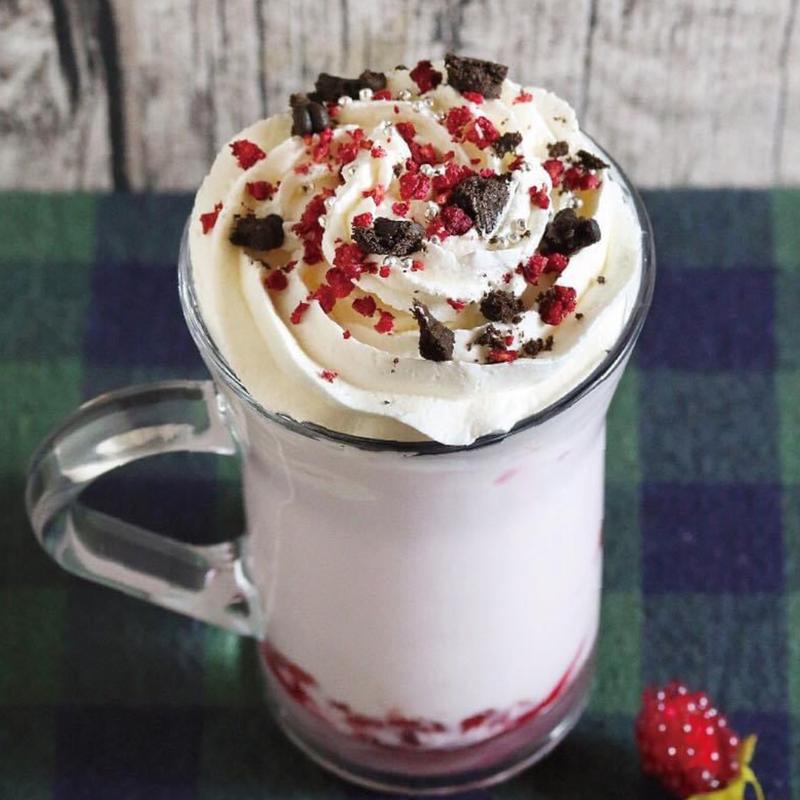 ラズベリーホワイトミルク(MARFA CAFÉ)