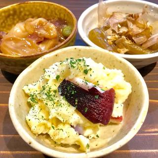 おまかせ あて三種盛り(多幸屋3組)