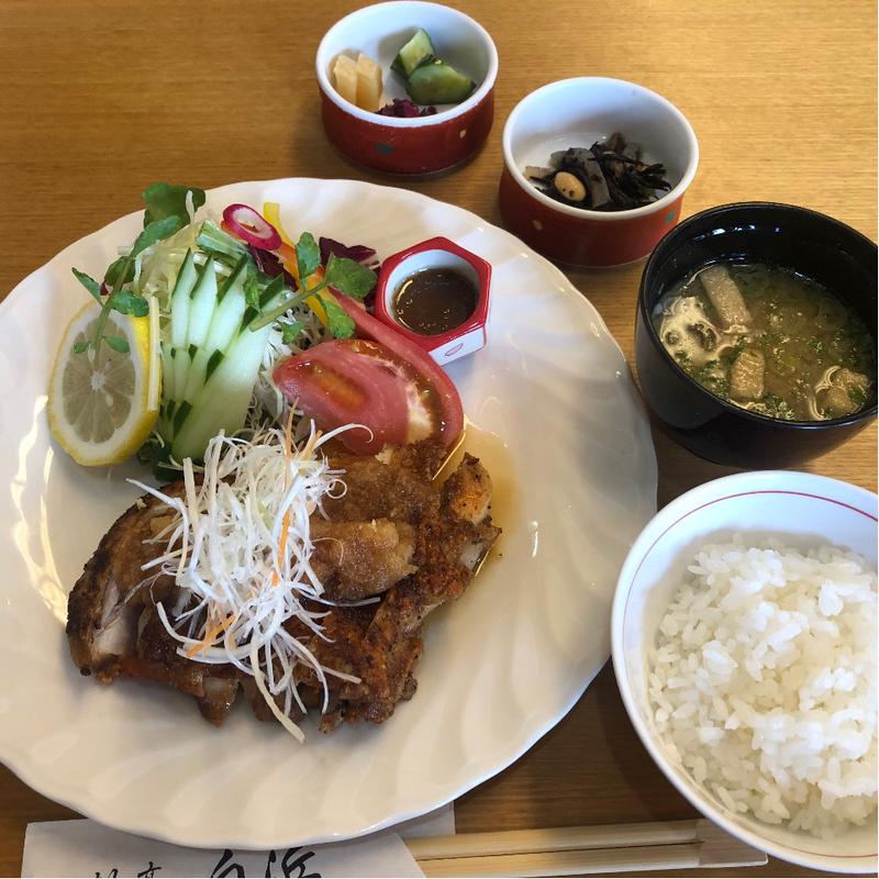 鳥カリカリ焼き定食(割烹 白浜)