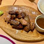 おつまみカットステーキ（ワインソース）(GOLD STEAK HOUSE)