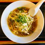 蒸し鶏と青搾菜のラーメン(家常菜 博朱)