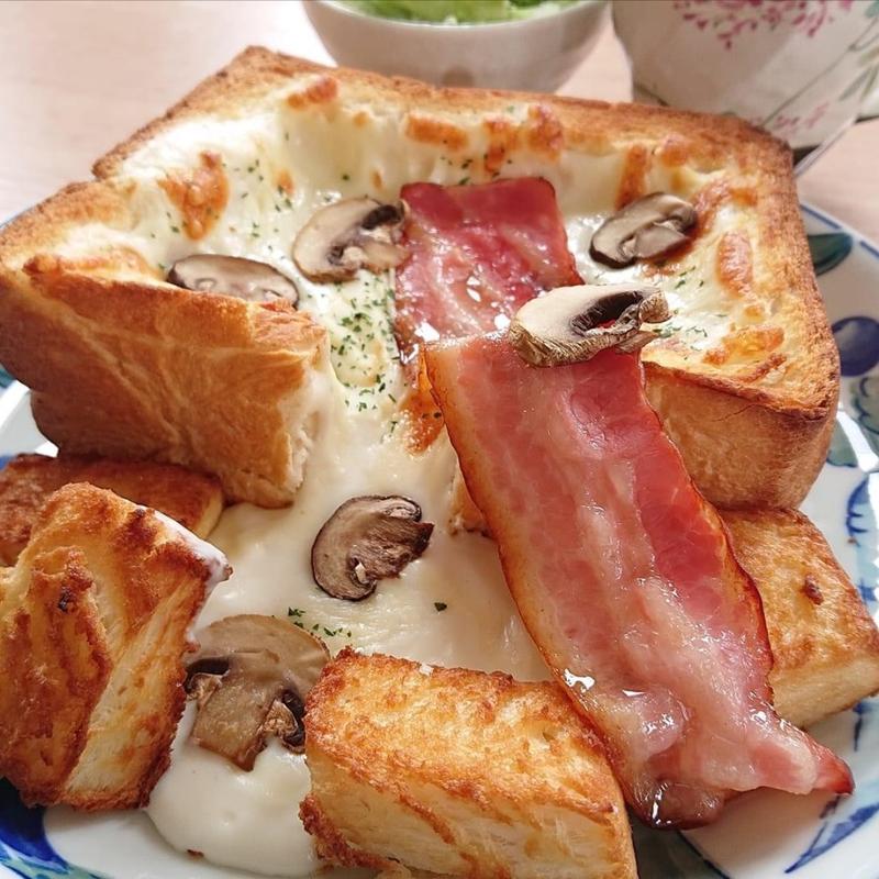 マッシュルームとベーコンのパングラタン(DAY & NIGHT)