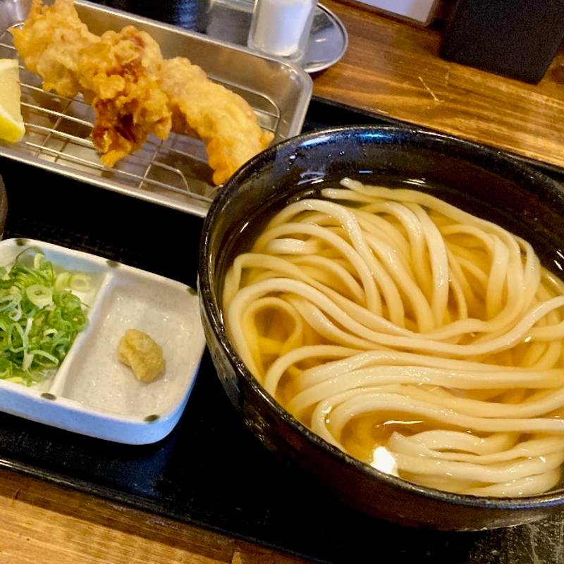 いりこだしの冷かけうどん・とり天3コ付(うどん家あぶく )