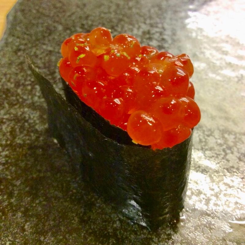 いくらの軍艦巻き(すし処 つま美)