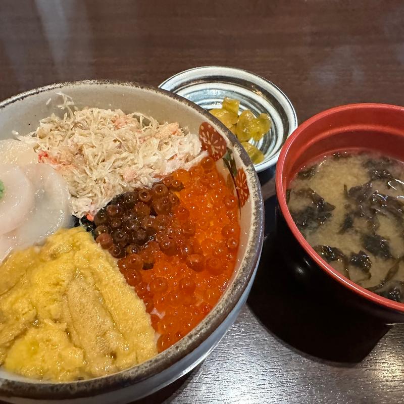四色お好み丼(味処 きくよ食堂 ベイエリア店)