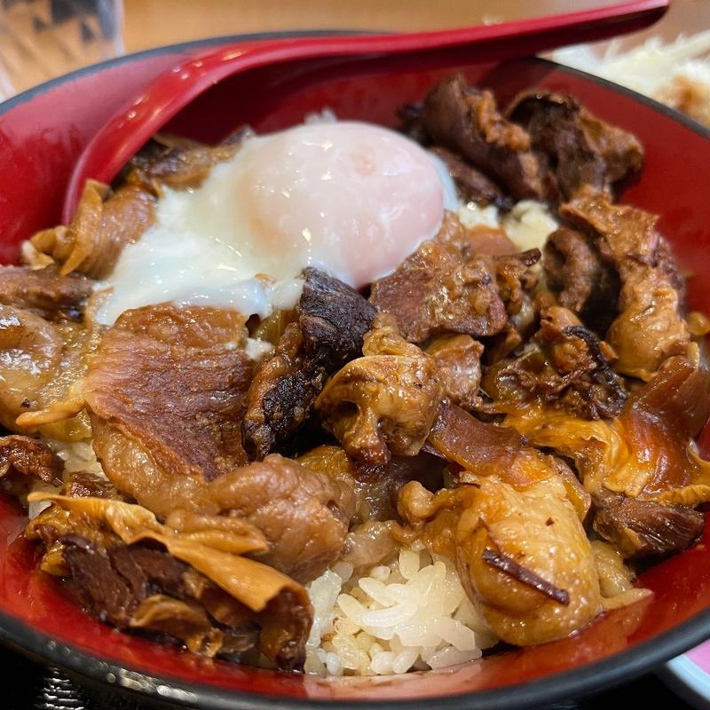 牛すじ丼(炉ばた 石くら)