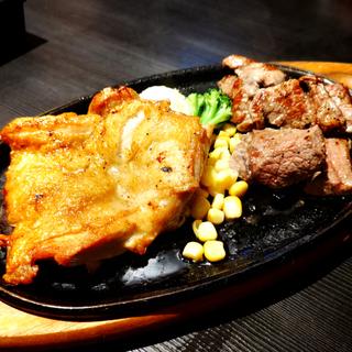 チキン&ラッシュステーキ(ミートラッシュ ヨドバシAkiba店（Meat Rush）)