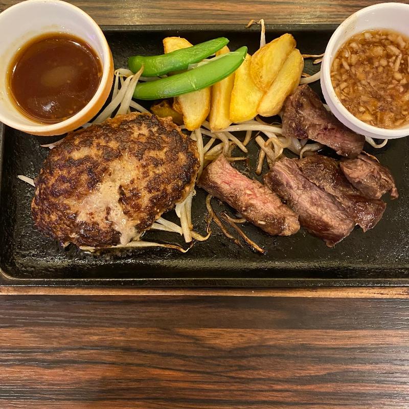 ハンバーグとハラミステーキ(モビーディック)