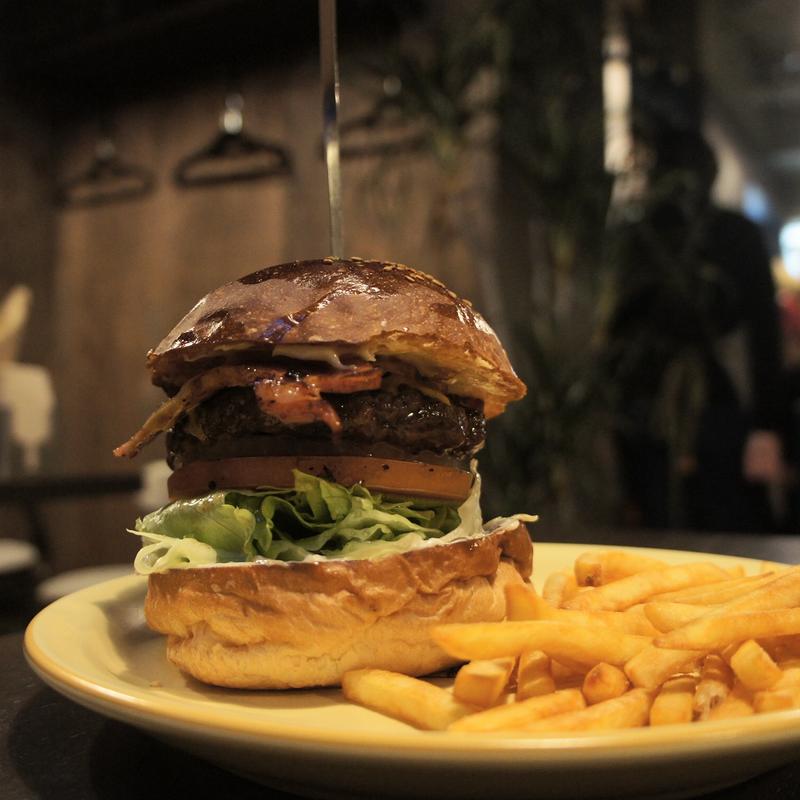 ベーコンチーズバーガー(BUTCHER’S TABLE 石神井店)