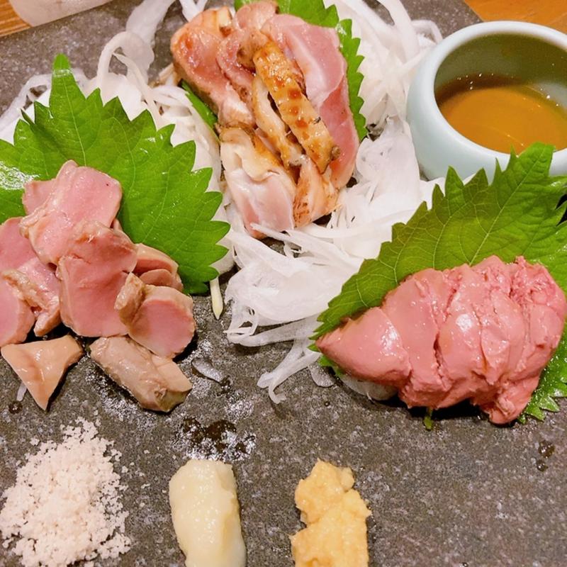 鶏刺し3種盛り(炭火焼き鳥 仁伊屋(にいや))