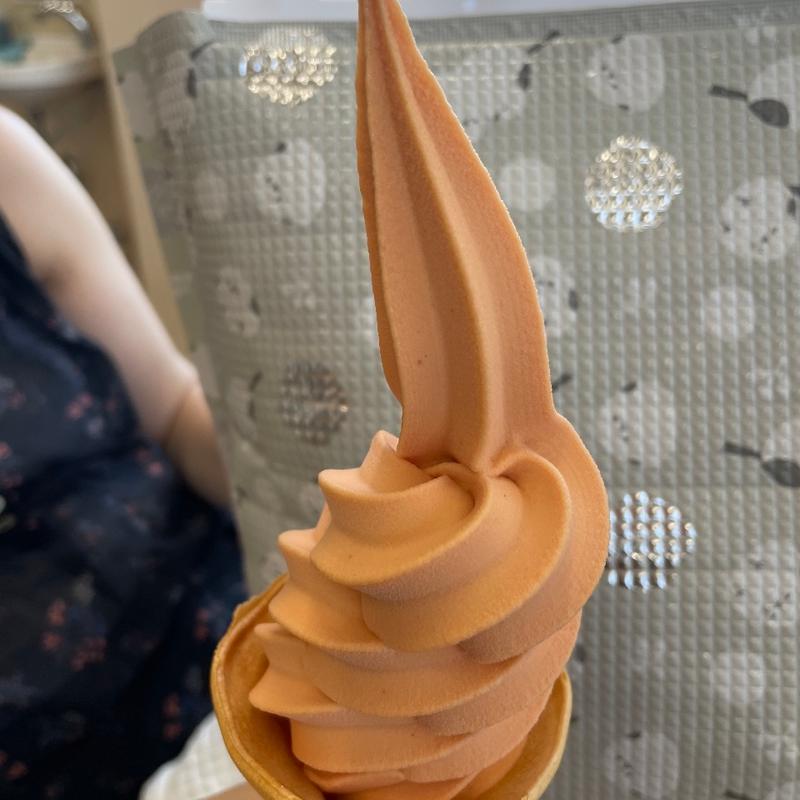 トマトのソフトクリーム(安曇野スイス村 )