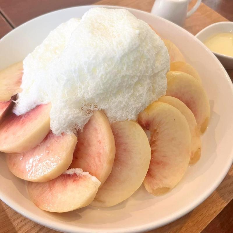 桃の糸かき氷(ワカバカフェ)