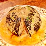 淡路産 玉ねぎの丸ごとオーブン焼き アンチョビバターソース(イタリアンバール ミーオ 野田店)