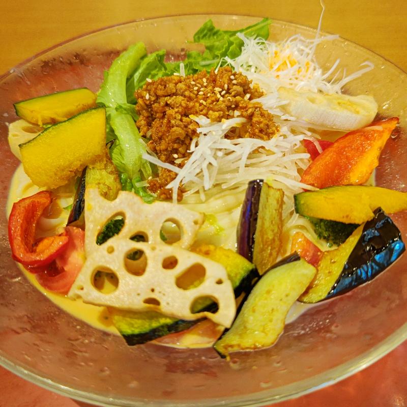 彩り野菜の冷やし担々うどん(味の民芸 丸山台店)