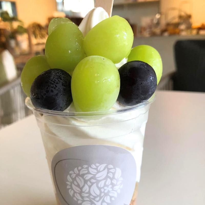 シャインマスカットと巨峰ソフト(Lien Eternel（リアン エテルネル）)