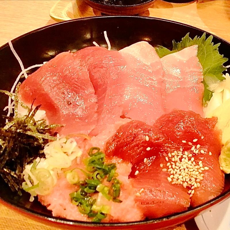 特選鮪づくし丼(築地食堂源ちゃん マークイズみなとみらい店)