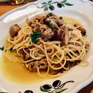 ツナとキノコの白ワイン風味のスパゲッティ(ビッレリア&ピッツェリア ルーチェ （LUCE）)
