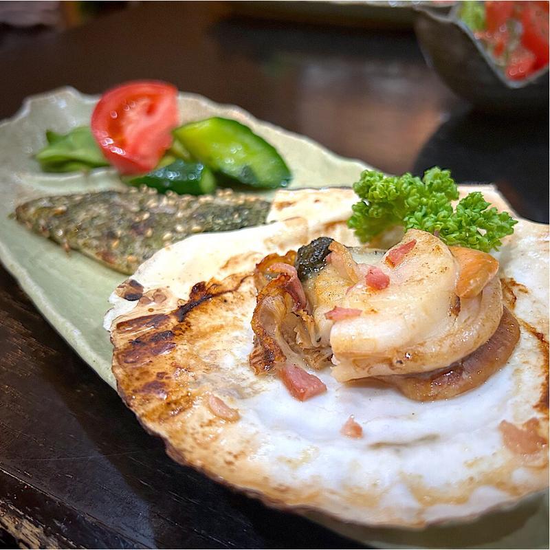 ほたて焼き、焼き魚(鯵)、お漬物、枝豆(魚がし 長町店 )