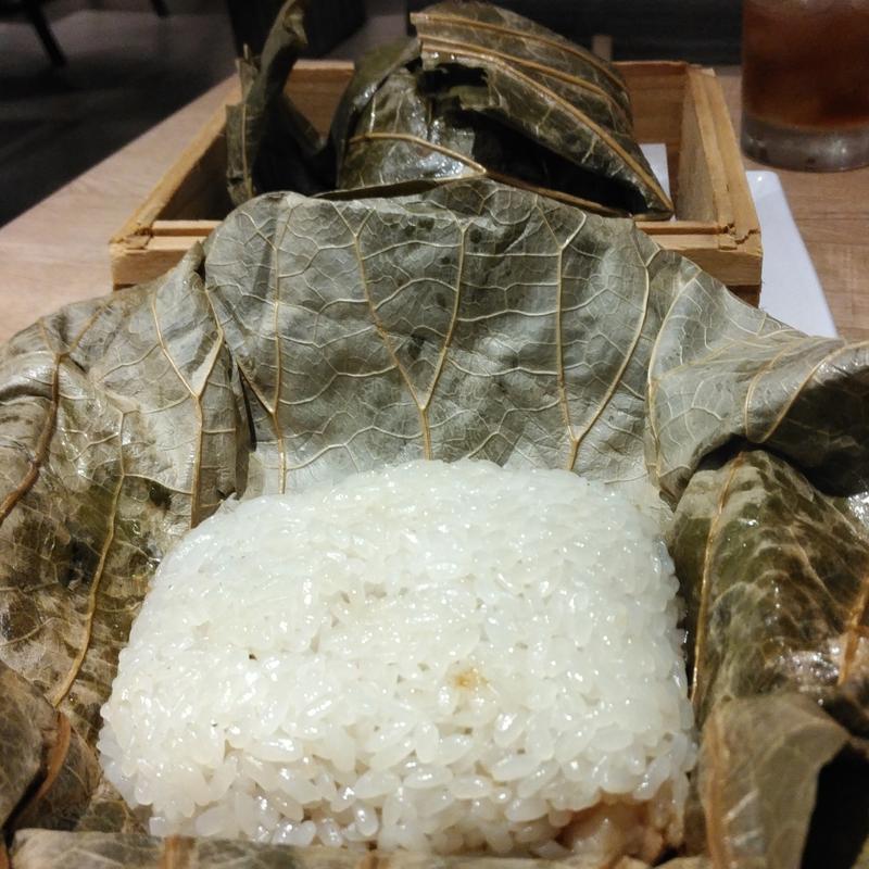 もち米の蓮の葉包み(鵬天閣 七茶)