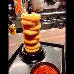 チーズリングフライのタワー サルサソース