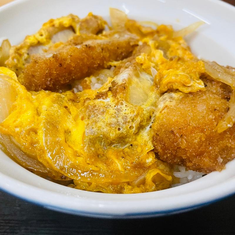 カツ丼半ラーメンセット(いこい食堂)