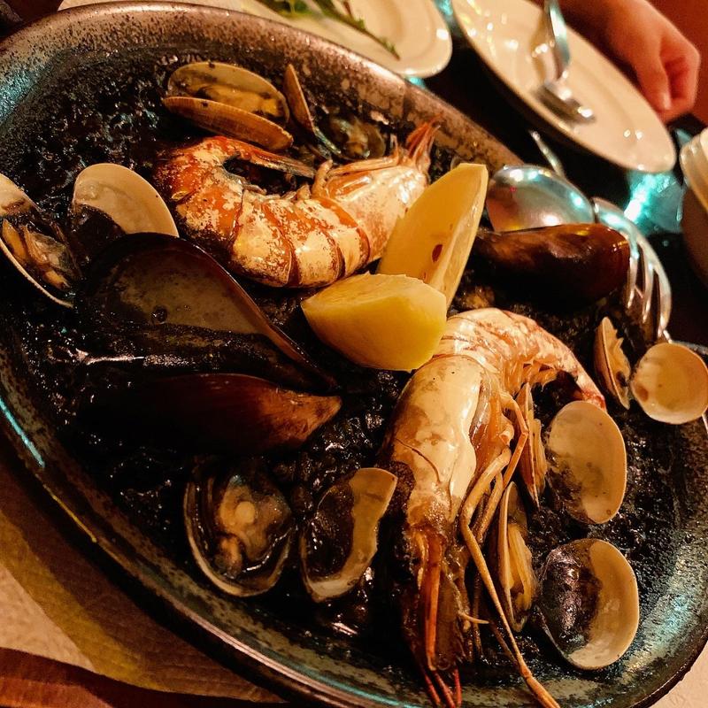 イカ墨のパエリア(バル難破船)