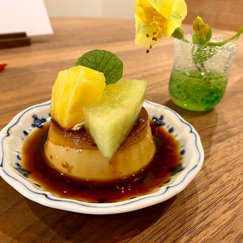 固めのプリンと季節のフルーツ(喫茶晴レノヒ)