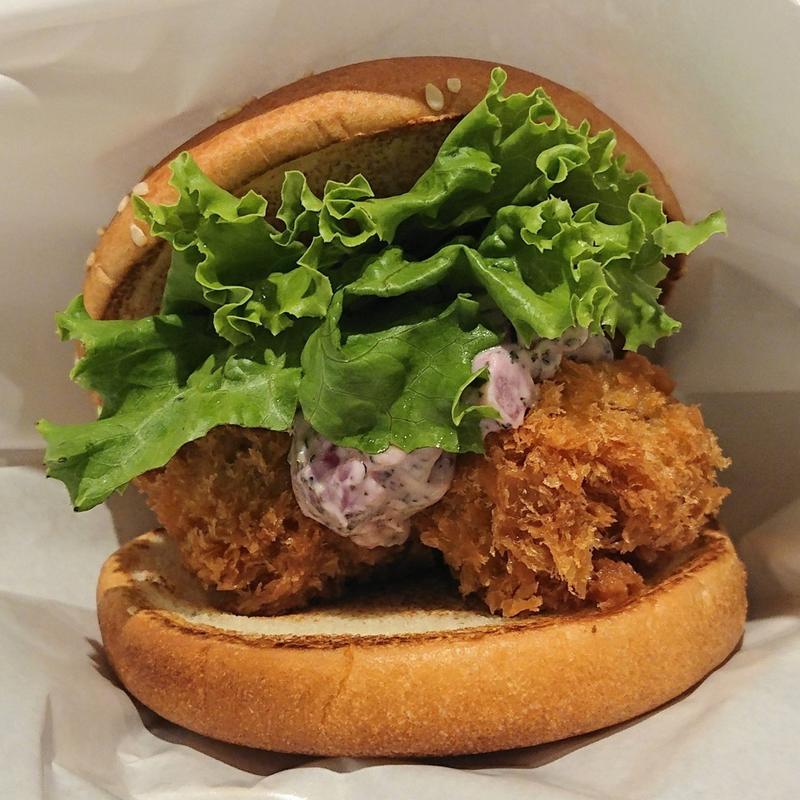 赤しそタルタルのホタテバーガー(フレッシュネスバーガー青葉台)