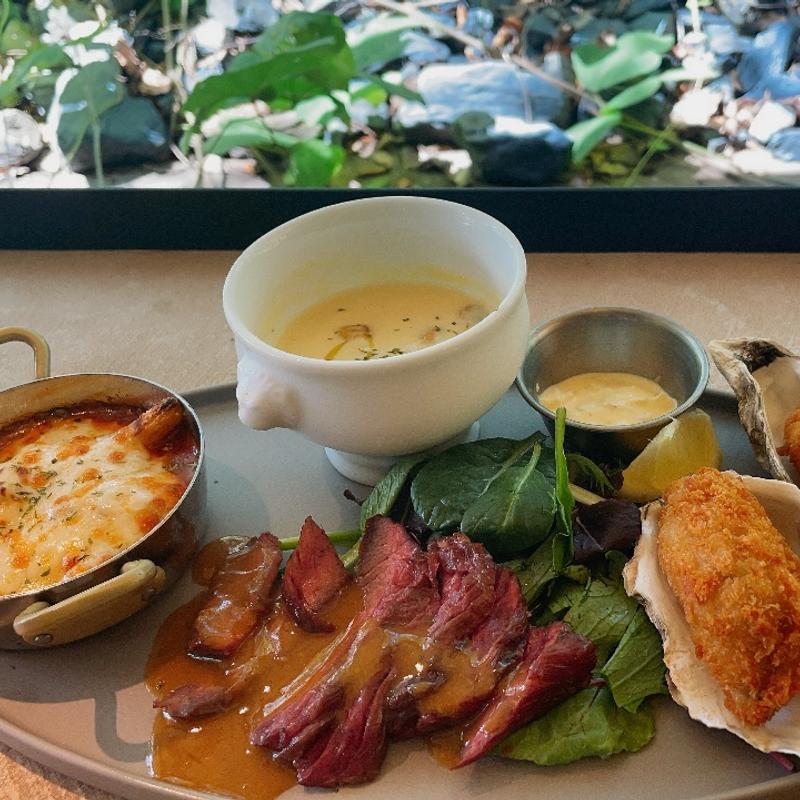 4種のメインの盛り合わせ(千里中央公園)