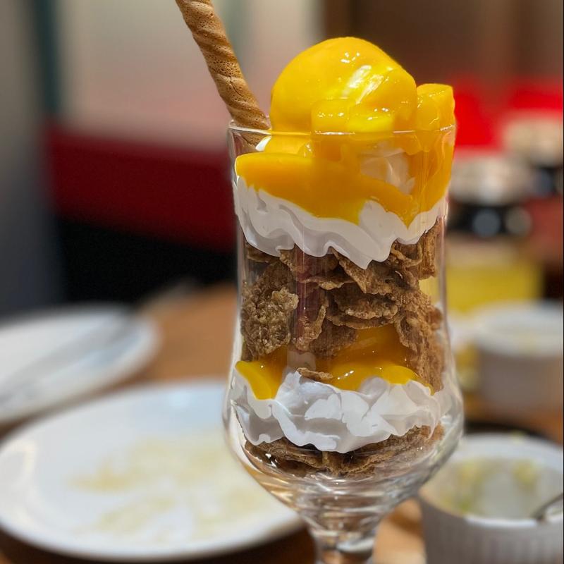 マンゴーパフェ(焼肉の和民 王子店)