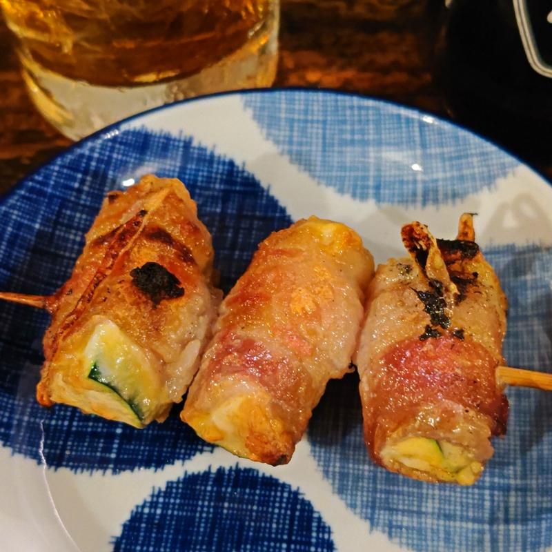 ズッキーニチーズ焼き(もつ焼きごえん 野毛店)