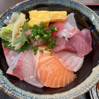 海鮮丼(魚善の二階)
