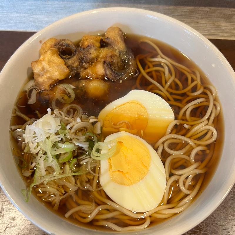 ゲソ天そば　ゆで玉子(そば滝)