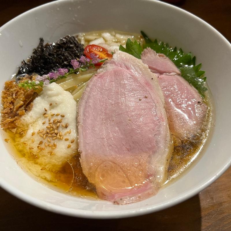 煮干し昆布水冷麺a.k.aニボコンしょう油(いかれたヌードル フィッシュトンズ （いかれたNOODLE Fishtons）)