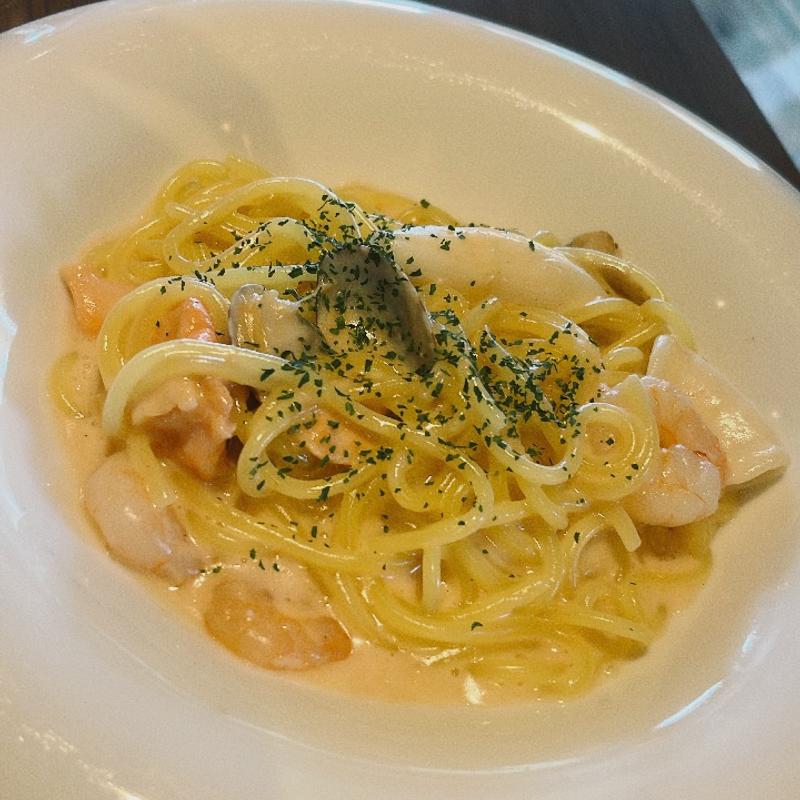 新鮮魚介たっぷりの明太子クリーム(Haleiwa cafe (ハレイワカフェ） 京都桂店)