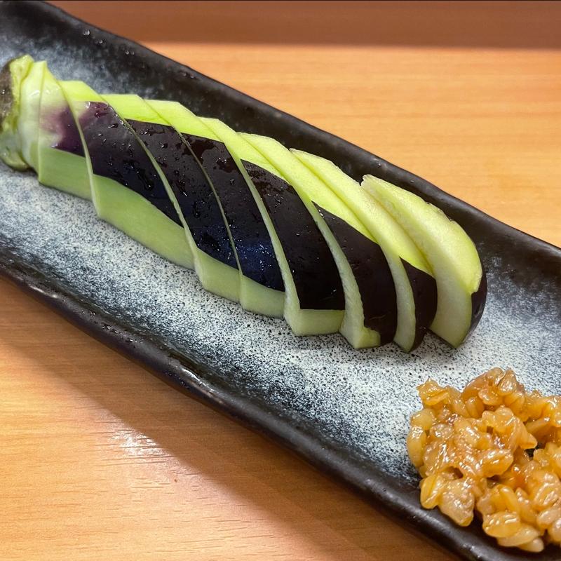 泉州水茄子刺身(大衆酒場 五の五 ぴおシティ桜木町店)