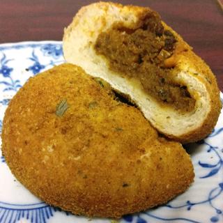 焼きカレーパン(NOBU Cafe アトレ川崎店 （ノブカフェ Boulangerie NOBU）)