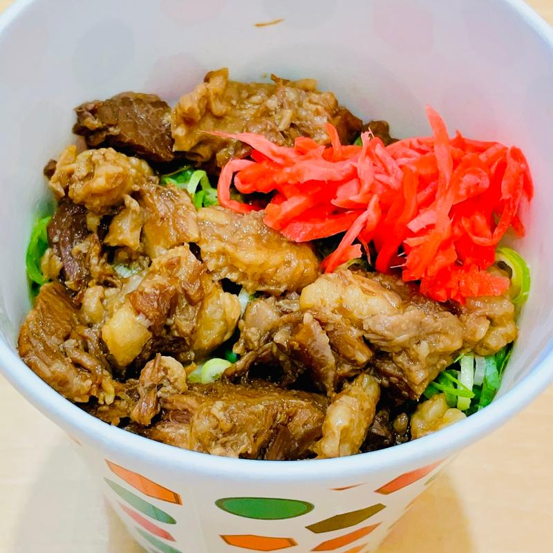 カップライス　牛すじ(きっちんににぎ EXPASA海老名上り店)