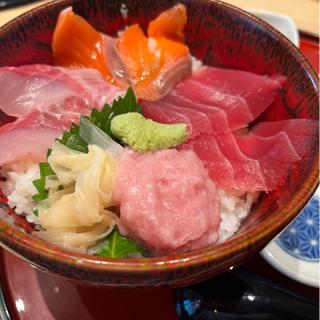 三色マグロ丼(海鮮食堂 魚盛 ららぽーと湘南平塚店)