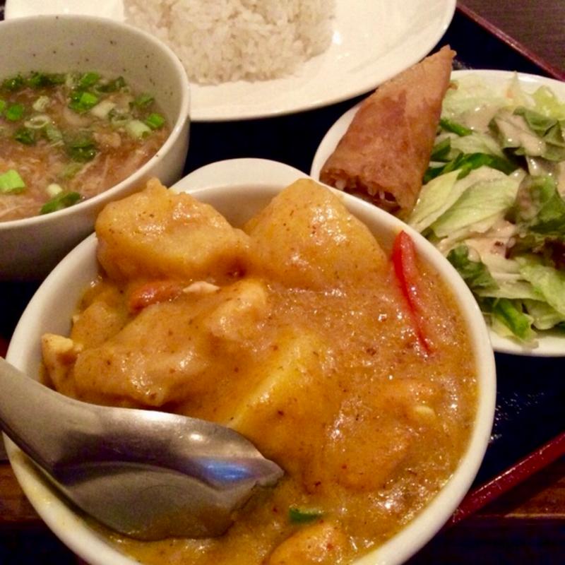 マッサマン・カリー(サワッディー Sawas Dee สวัสดี)