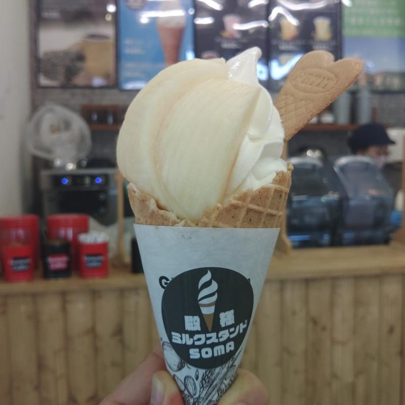 桃トッピングソフトクリーム(殿様ミルクスタンドSOMA)