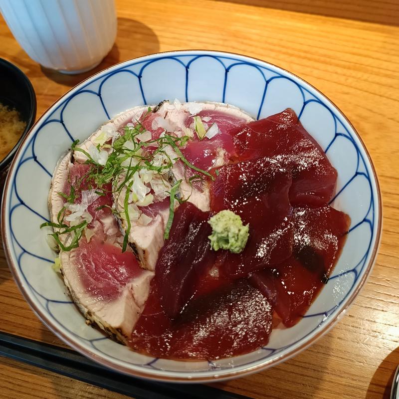 鉄火入りハーフ丼かつをたたき(京すし)