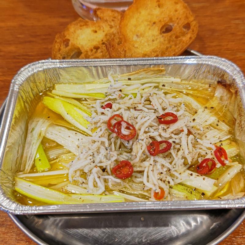 しらすのネギージョ(釣宿酒場マヅメ 野毛本店)