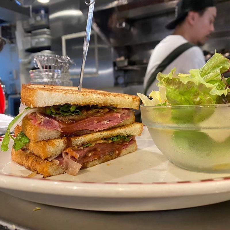 ローストビーフサンド(マンチズ バーガー シャック （MUNCH'S BURGER SHACK）)