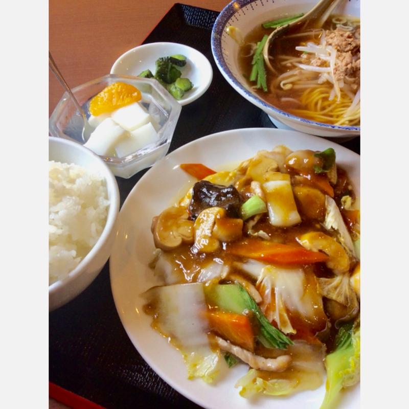 ランチセット(八宝菜＋ミニ台湾ラーメン)(青島料理 笑笑亭 （チンタオリョウリ ワラワラテイ）)